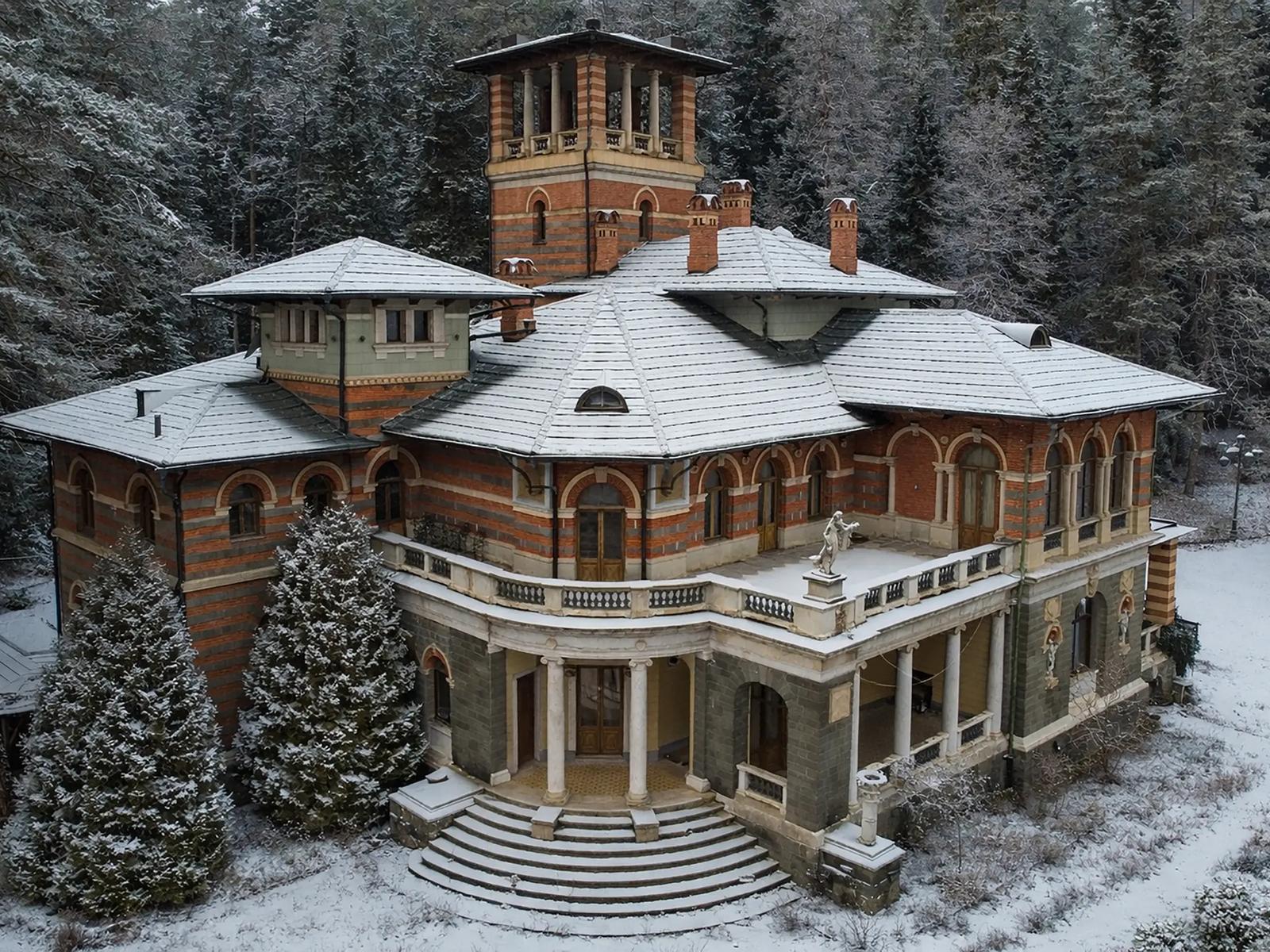 Romanov Palace in Likani