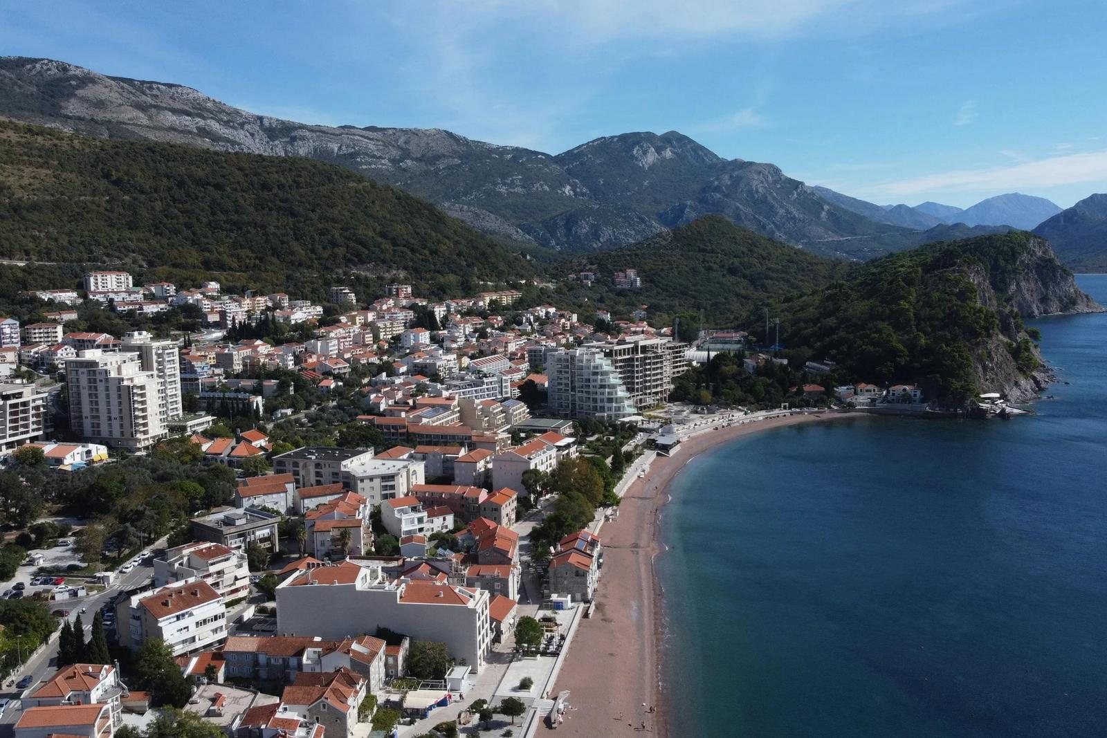 Petrovac for Family Holidays: Calm Beaches, Coastal Trails & Hotels That Actually Work for Kids