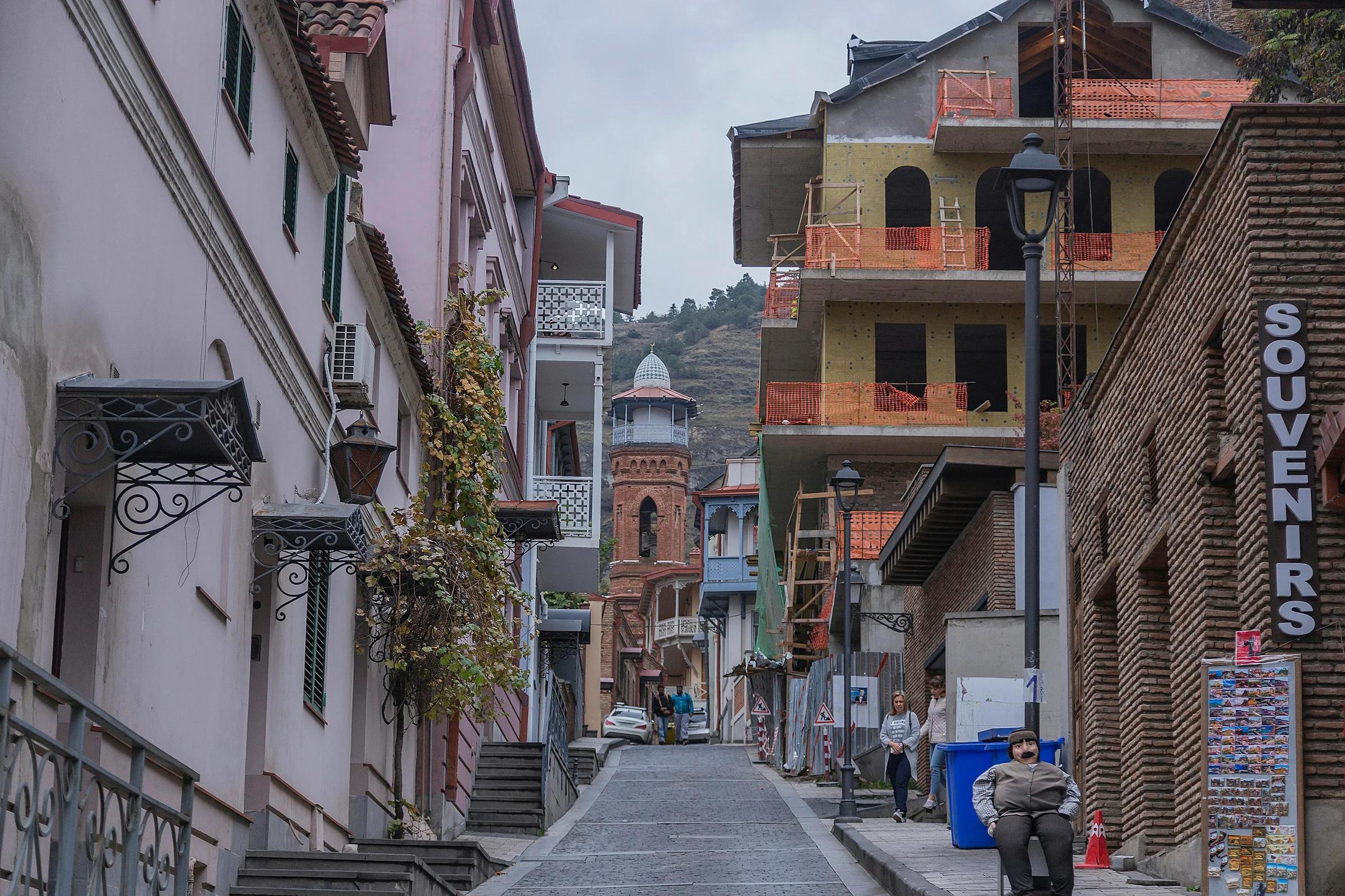 dummy place by the lamp post along the street