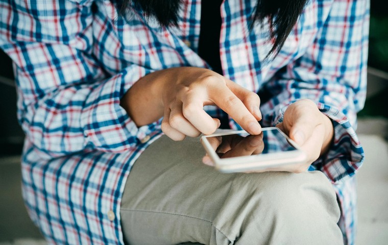 What Are the Advantages of eSIM Compared to a Regular SIM?