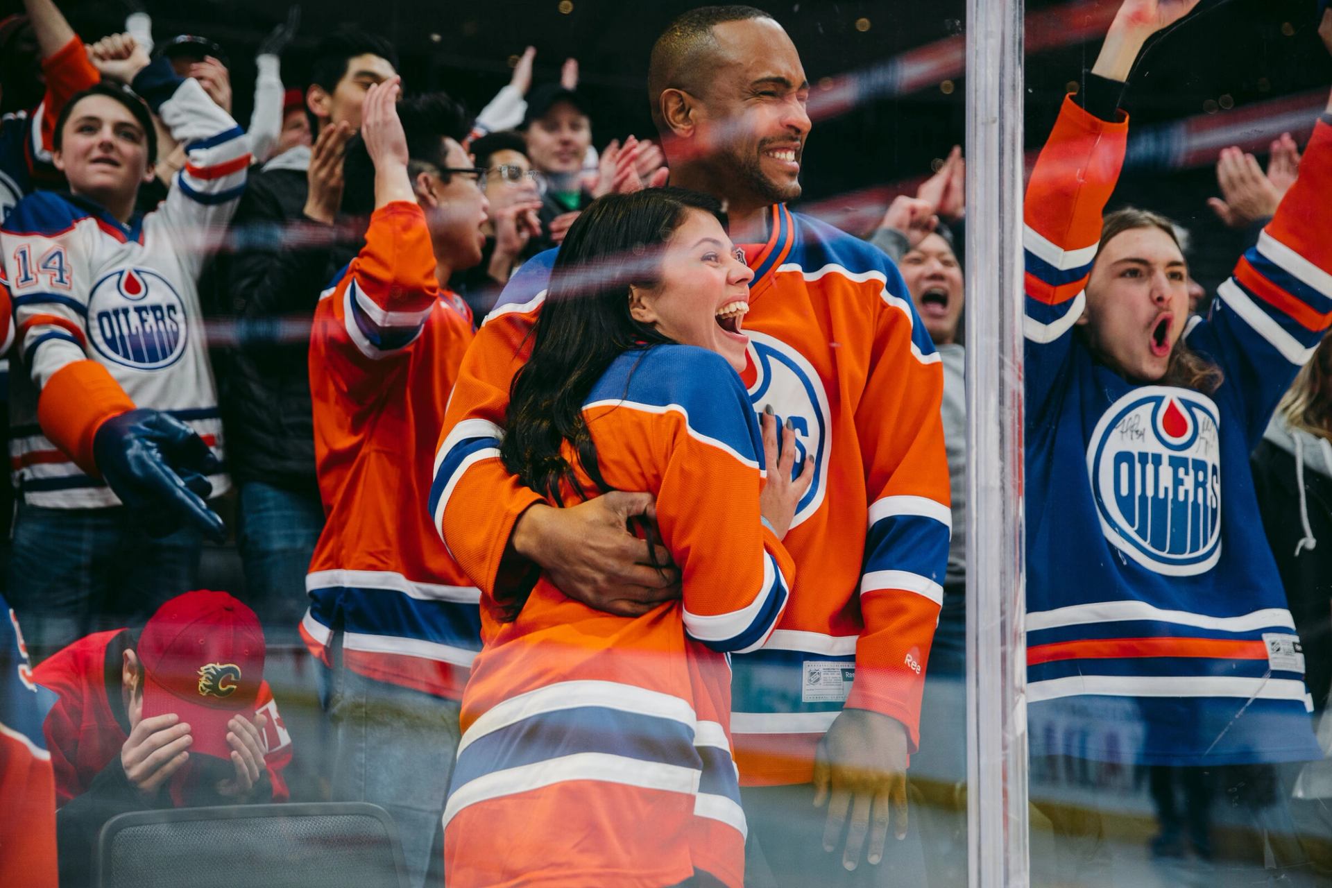 Edmonton Oilers Fans cheering at Rogers Place