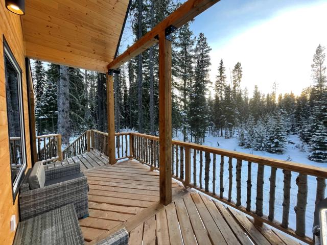 Patio and view of an Expanse Cottage.