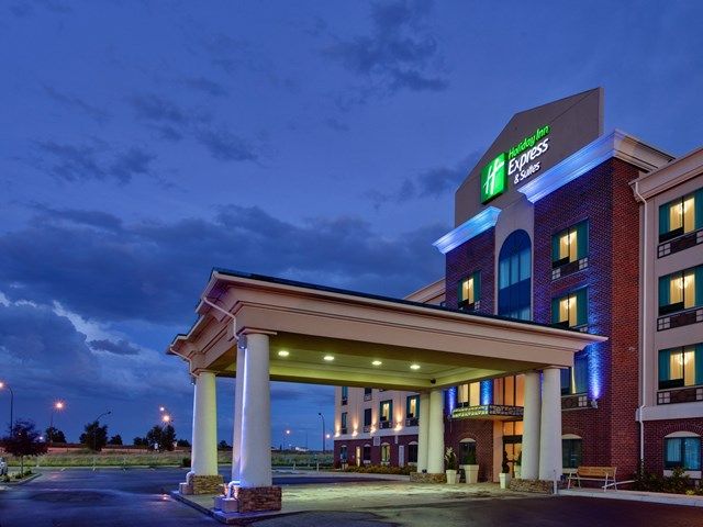 Holiday Inn Express & Suites Medicine Hat | Canada's Alberta thumbnail