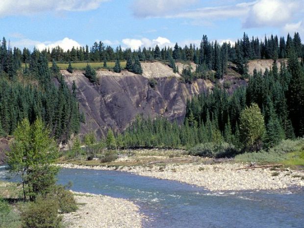 Wide shot of Ram Falls Provincial Park.