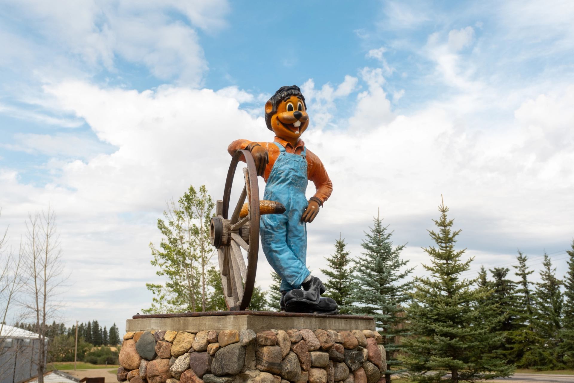 The statue outside the Gopher Hole Museum.