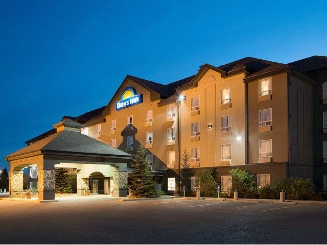 Days Inn - Medicine Hat | Canada's Alberta thumbnail