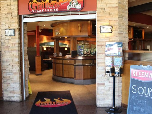 Entrance going into Grillers Steakhouse.