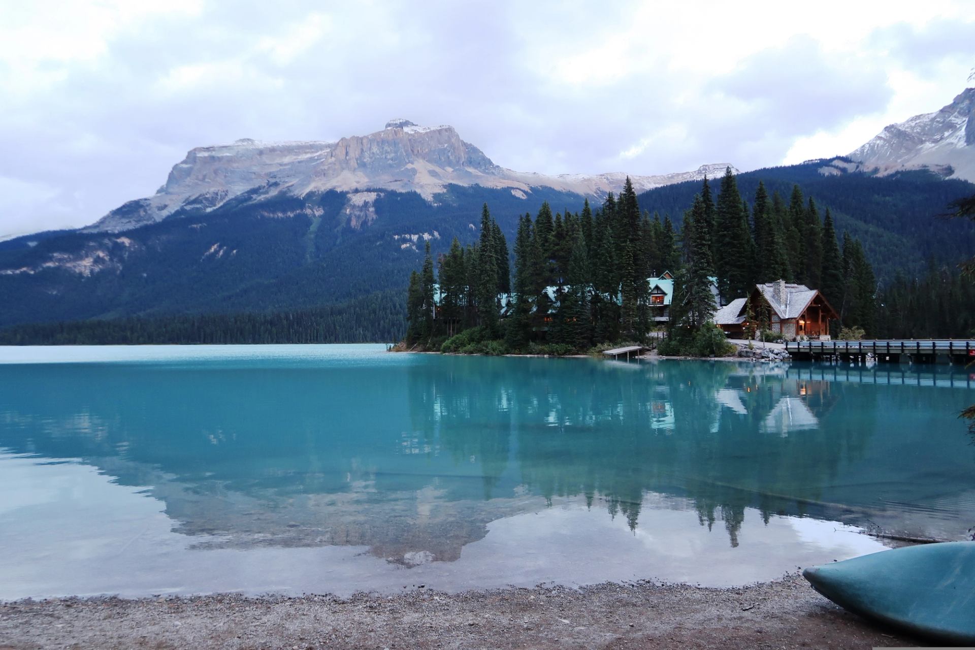 It's beautiful glacier-fed lake known for its vivid green-blue water & peaceful mountain surrounding.