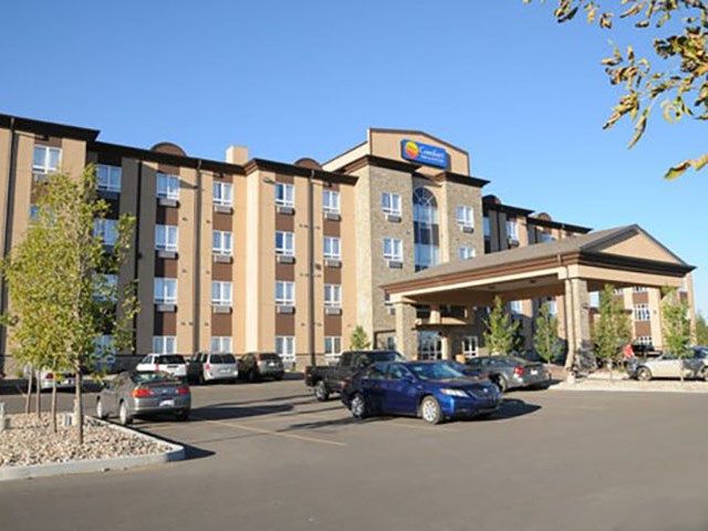 Comfort Inn & Suites | Canada's Alberta thumbnail