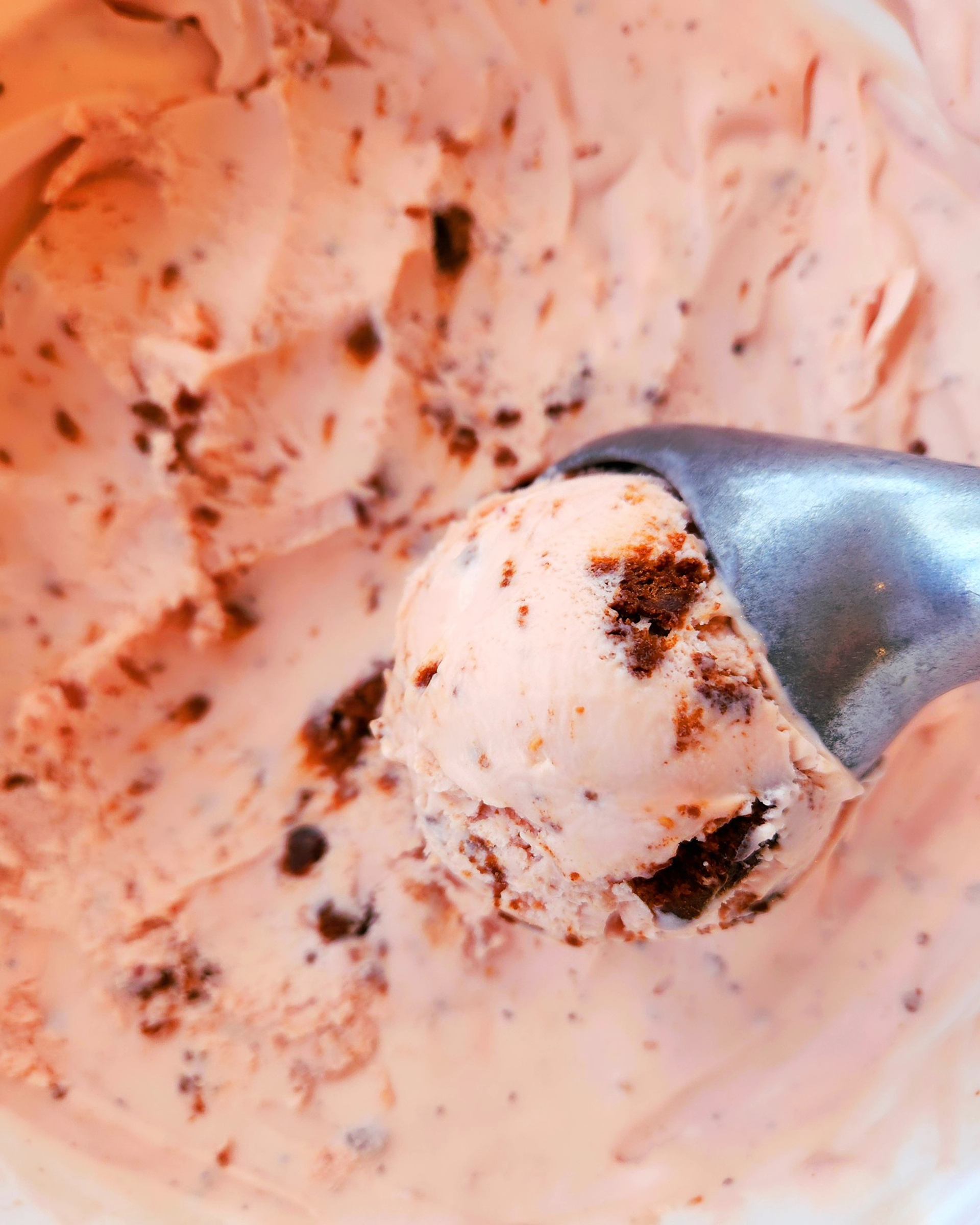 Sweet & slightly tart raspberry ice cream with morsels of decadent chocolate chunk brownies.
