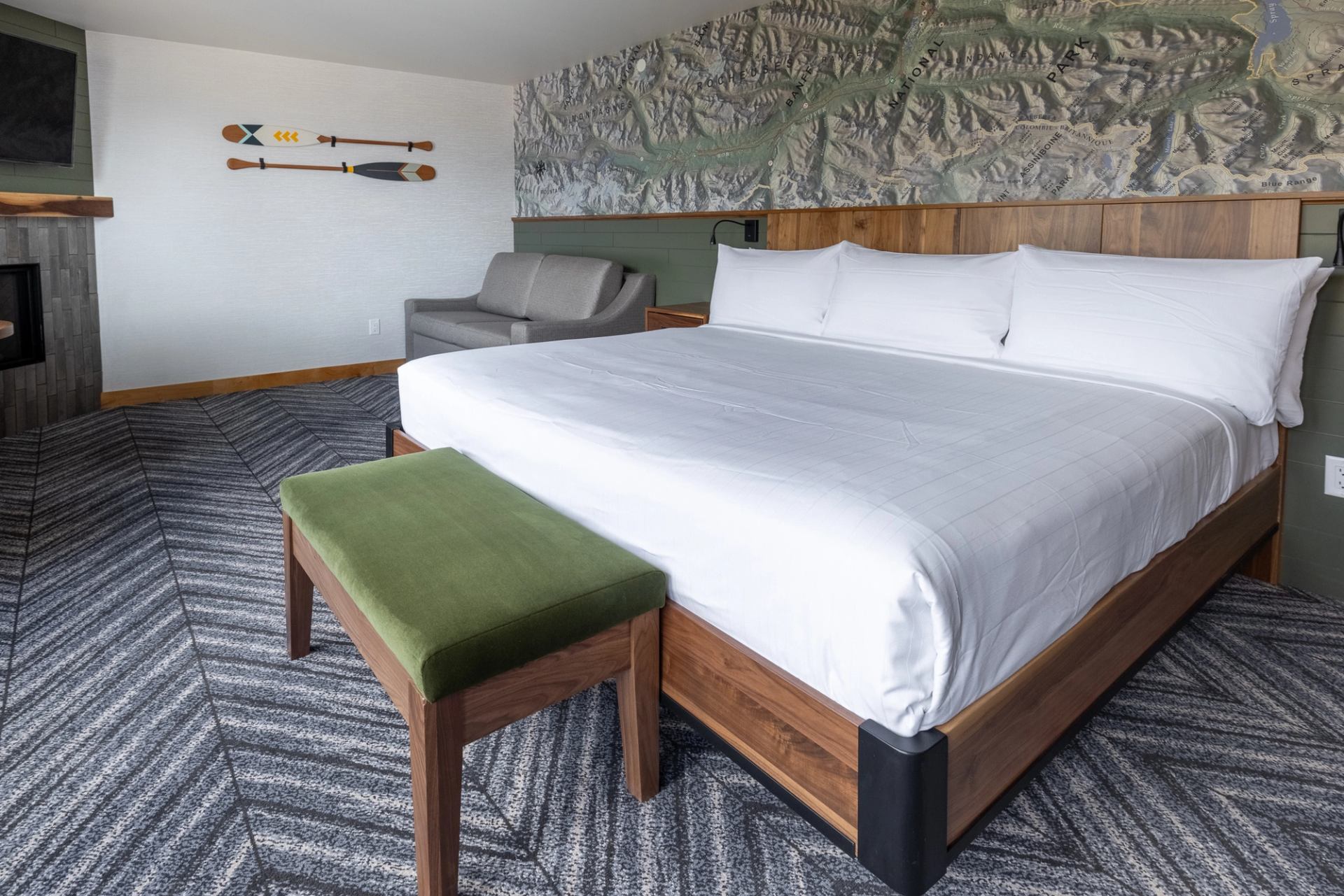 King suite with fireplace and lounge area at Hotel Canoe and Suites