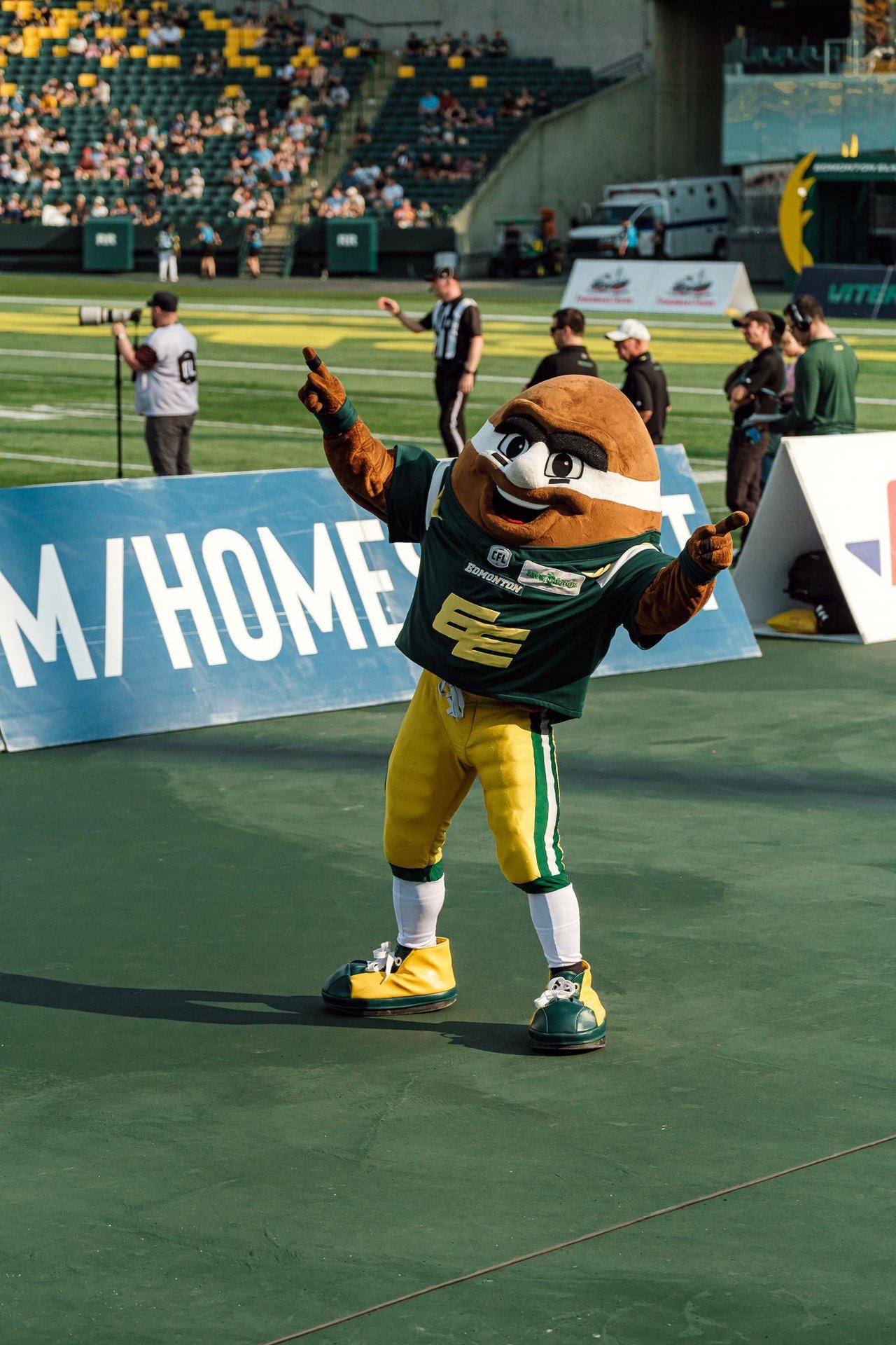 Edmonton Elks Mascot