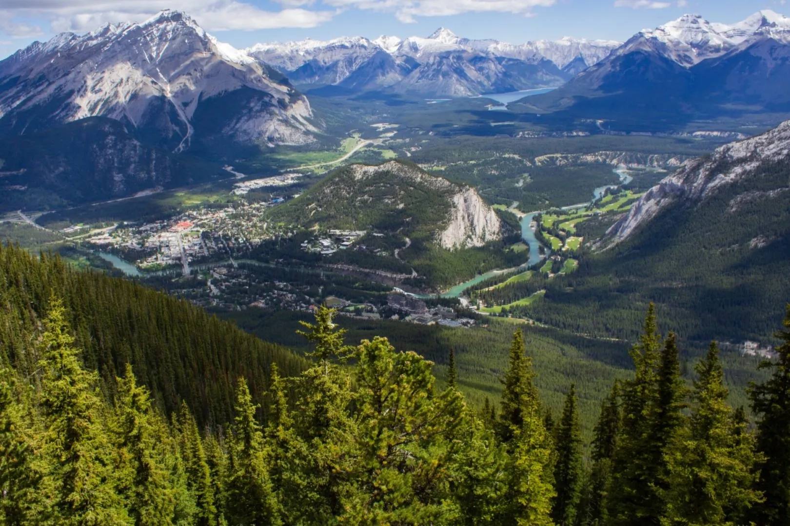 An aerial view of the scenery.