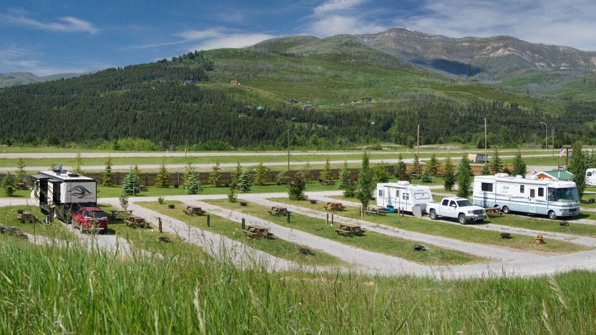 Crowsnest Pass Campground | Canada's Alberta thumbnail