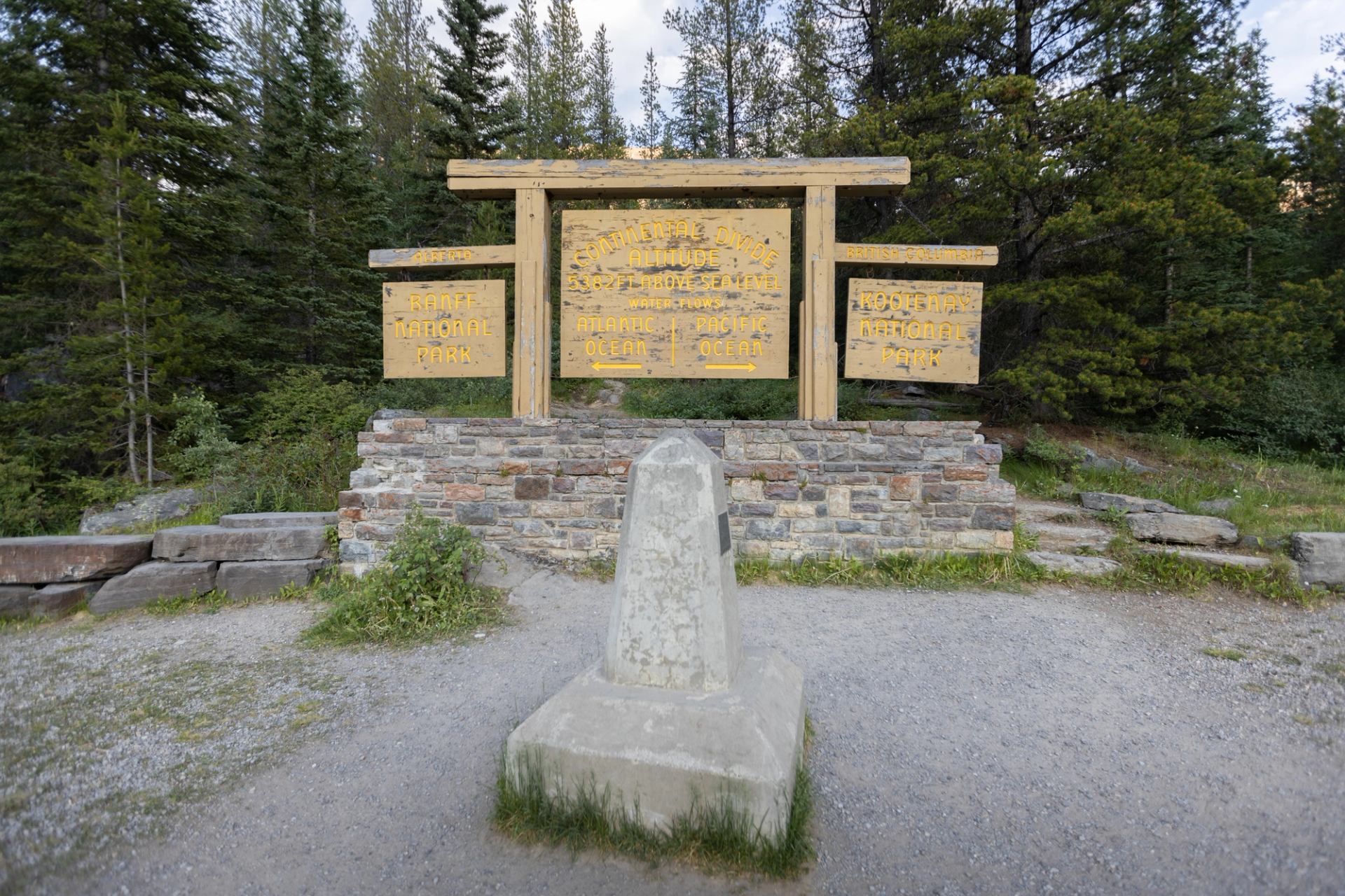 The sign for The Continental Divide / Great Divide in Alberta.