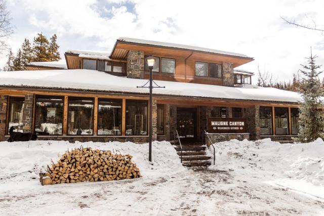 The exterior of the Maligne Canyon Wilderness Kitchen in the Winter.