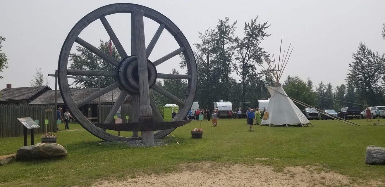 World’s Largest Wagon Wheel and Pickaxe | Canada's Alberta thumbnail
