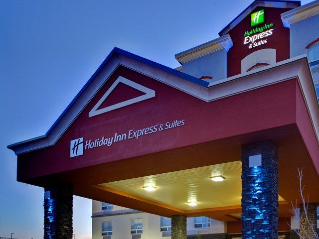 North Edmonton Holiday Inn & Suites | Canada's Alberta thumbnail