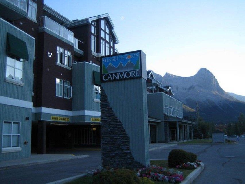 Sunset Resorts Canmore | Canada's Alberta thumbnail