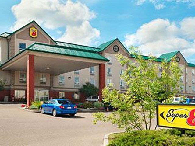 Super 8 Hotel - Edmonton South | Canada's Alberta thumbnail