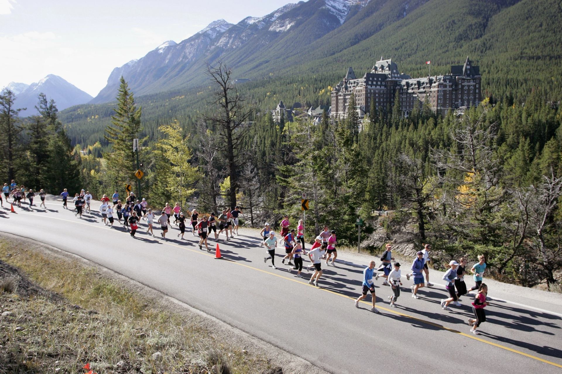 People running in Melissa's Road Race