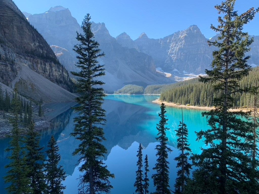 Moraine Lake's beautiful scenery