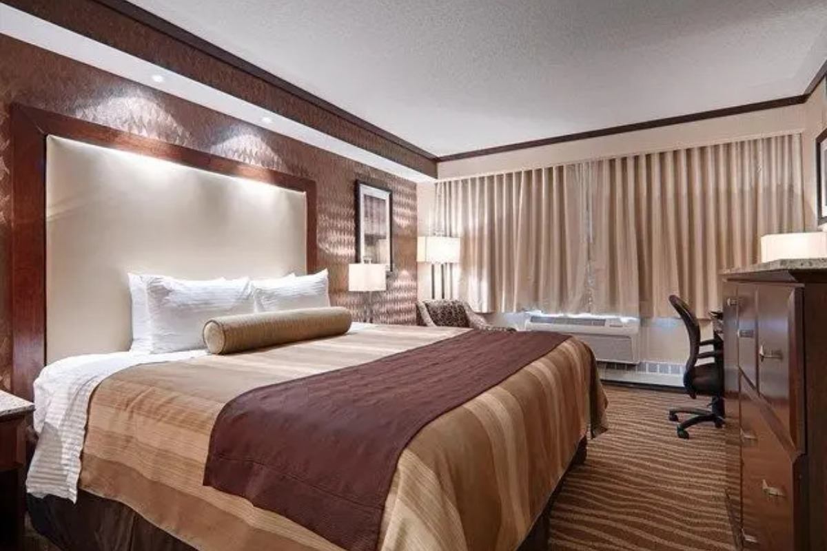 Guest room with King bed.