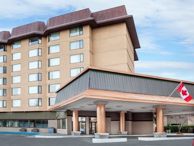 Baymont Inn & Suites and Conference Centre | Canada's Alberta thumbnail