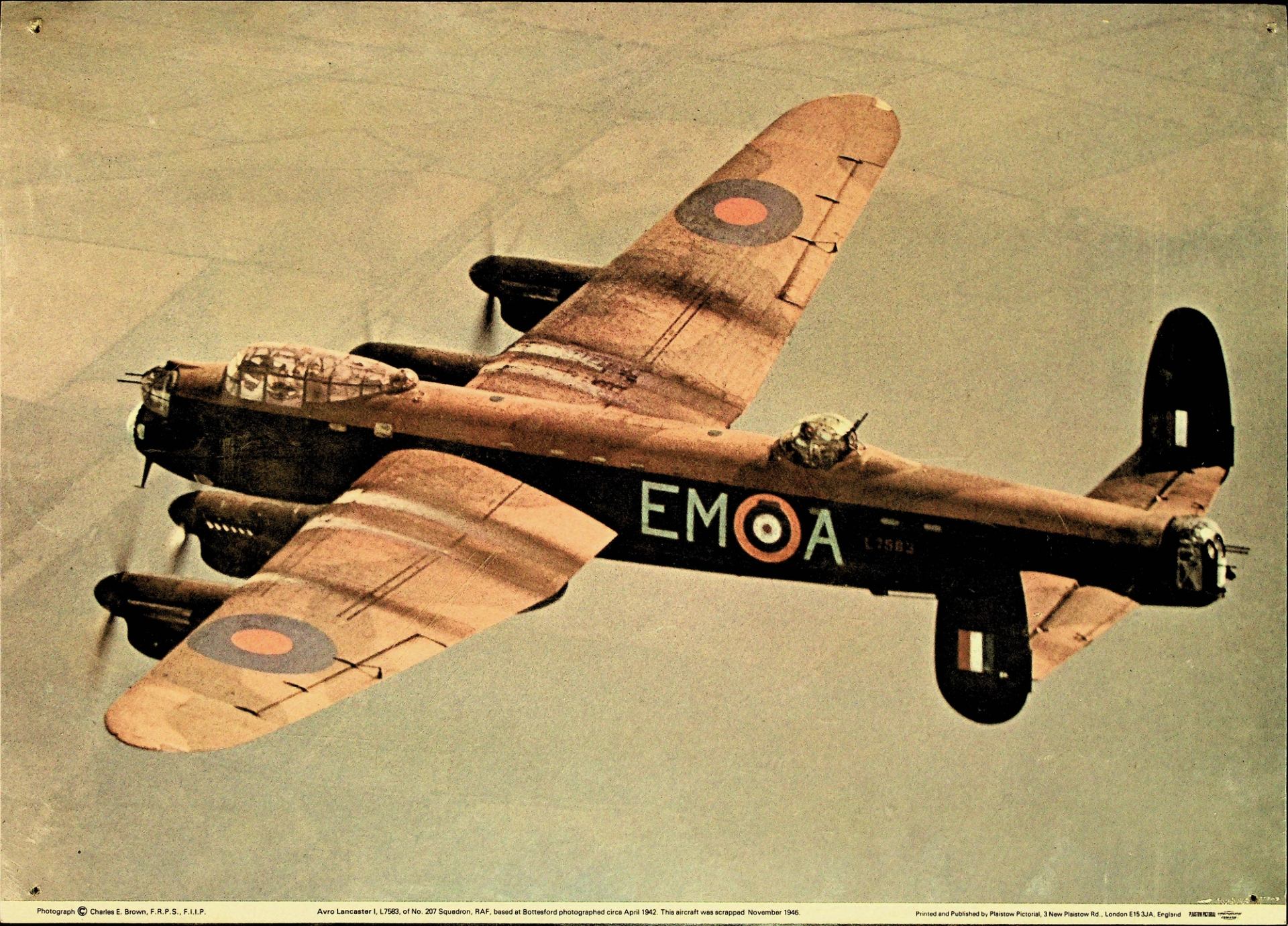 4 engine large bomber airplane