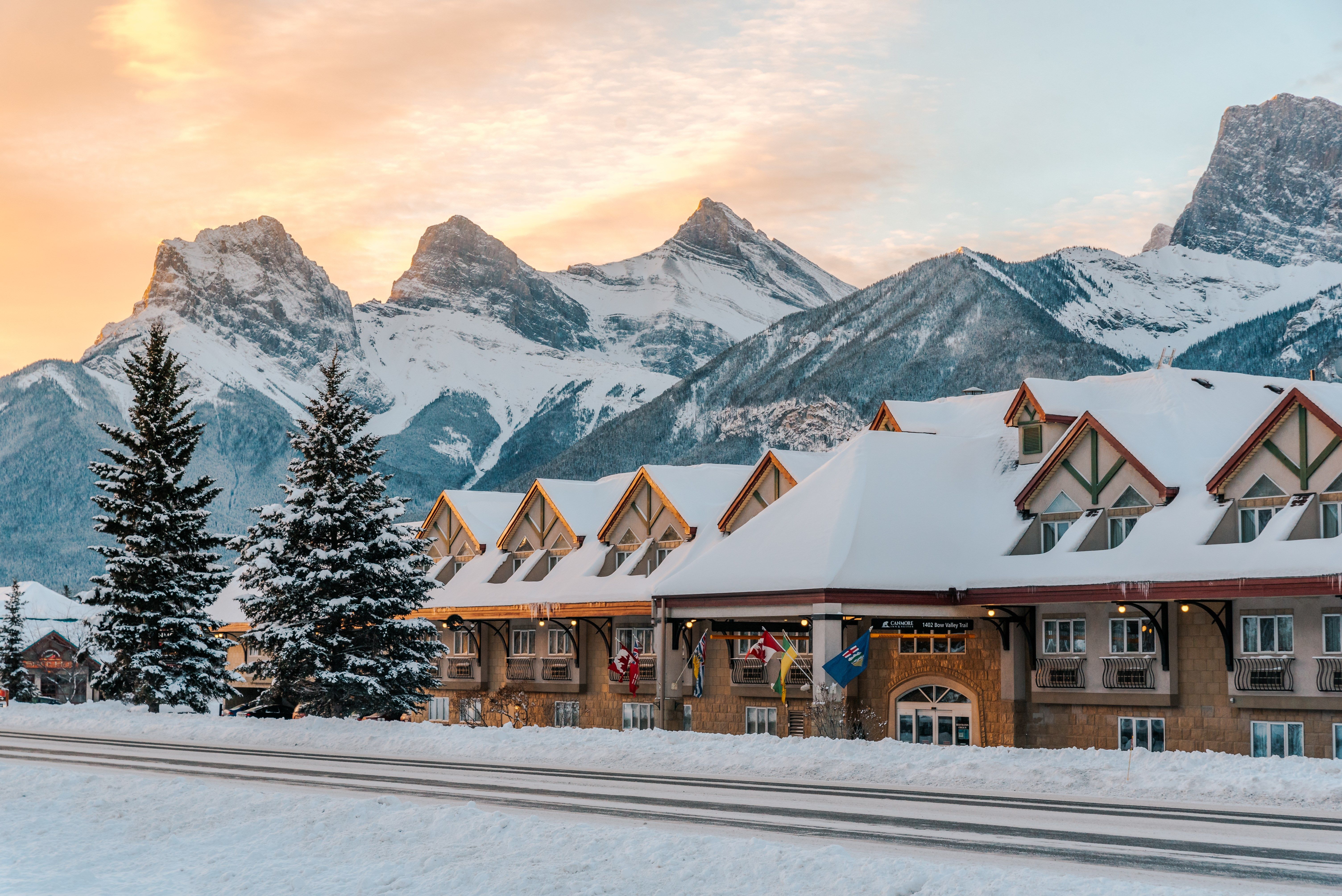 Canmore Inn & Suites | Canada's Alberta thumbnail