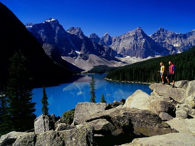 Moraine Lake Lakeshore | Canada's Alberta thumbnail