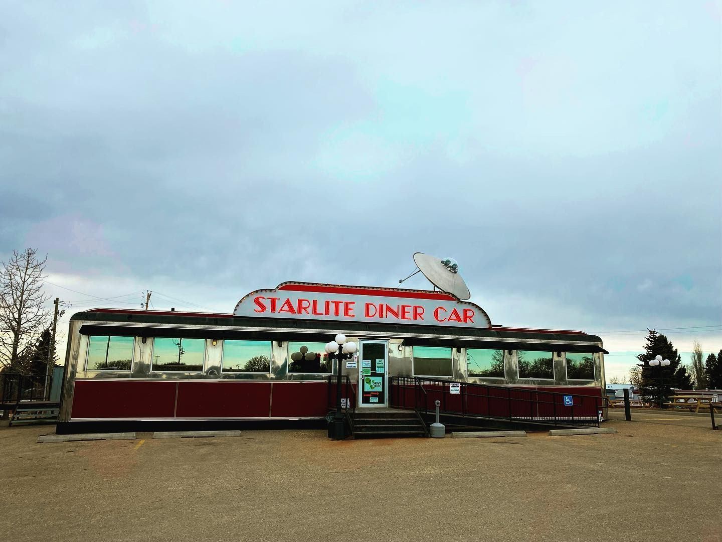 Exterior of the Starlite Diner Car.