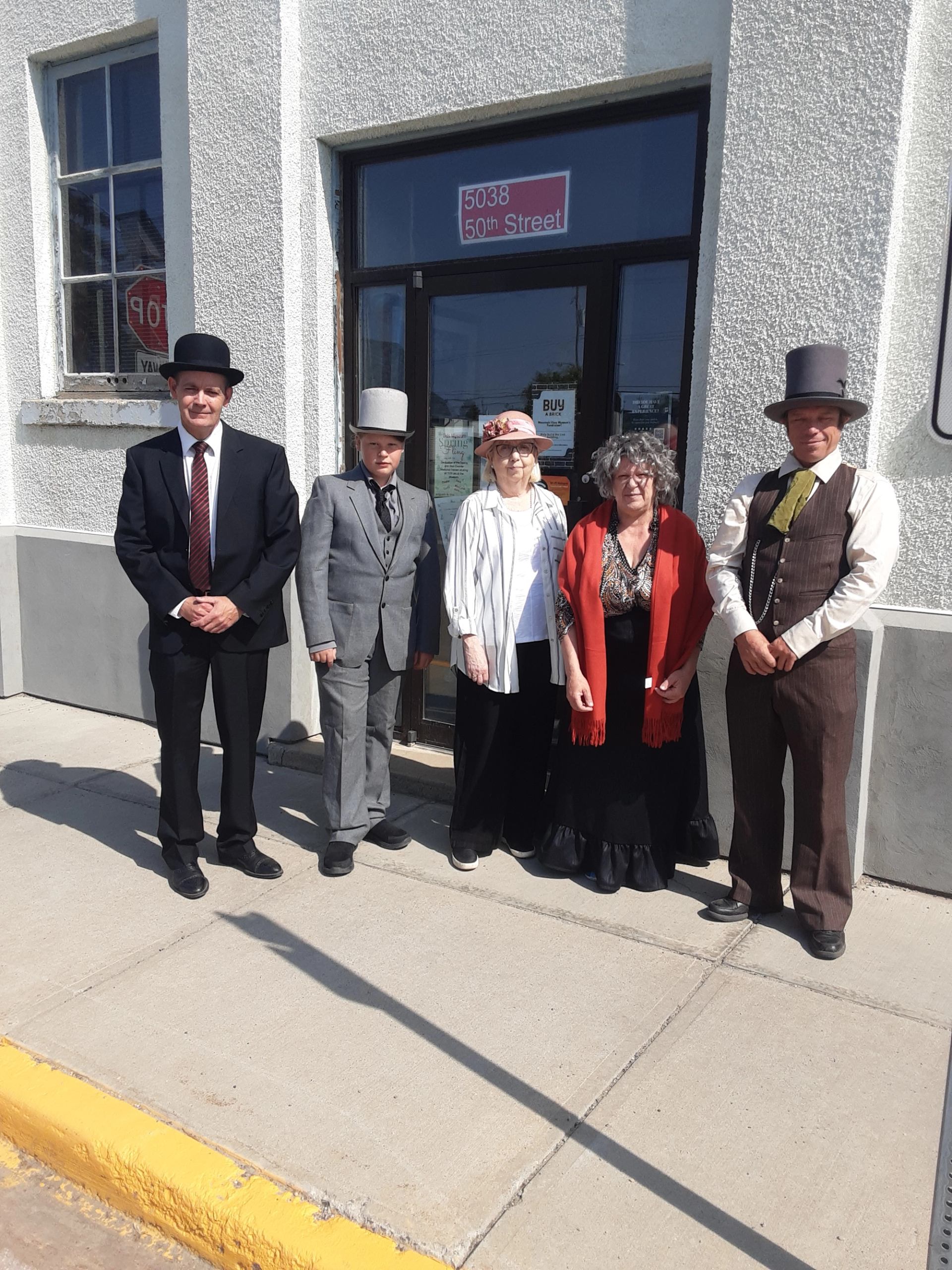This photo depicts the Museums Theatre group with actors in 1910 costumes.