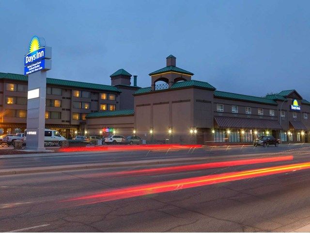 Days Inn by Wyndham Calgary South | Canada's Alberta thumbnail