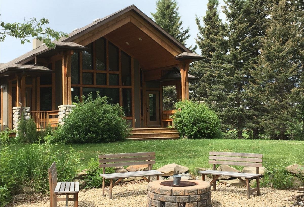 Spiritwood Retreat | Canada's Alberta thumbnail