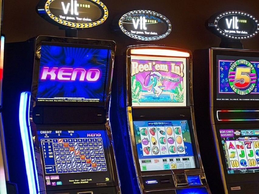 VLT Games at Dudley's