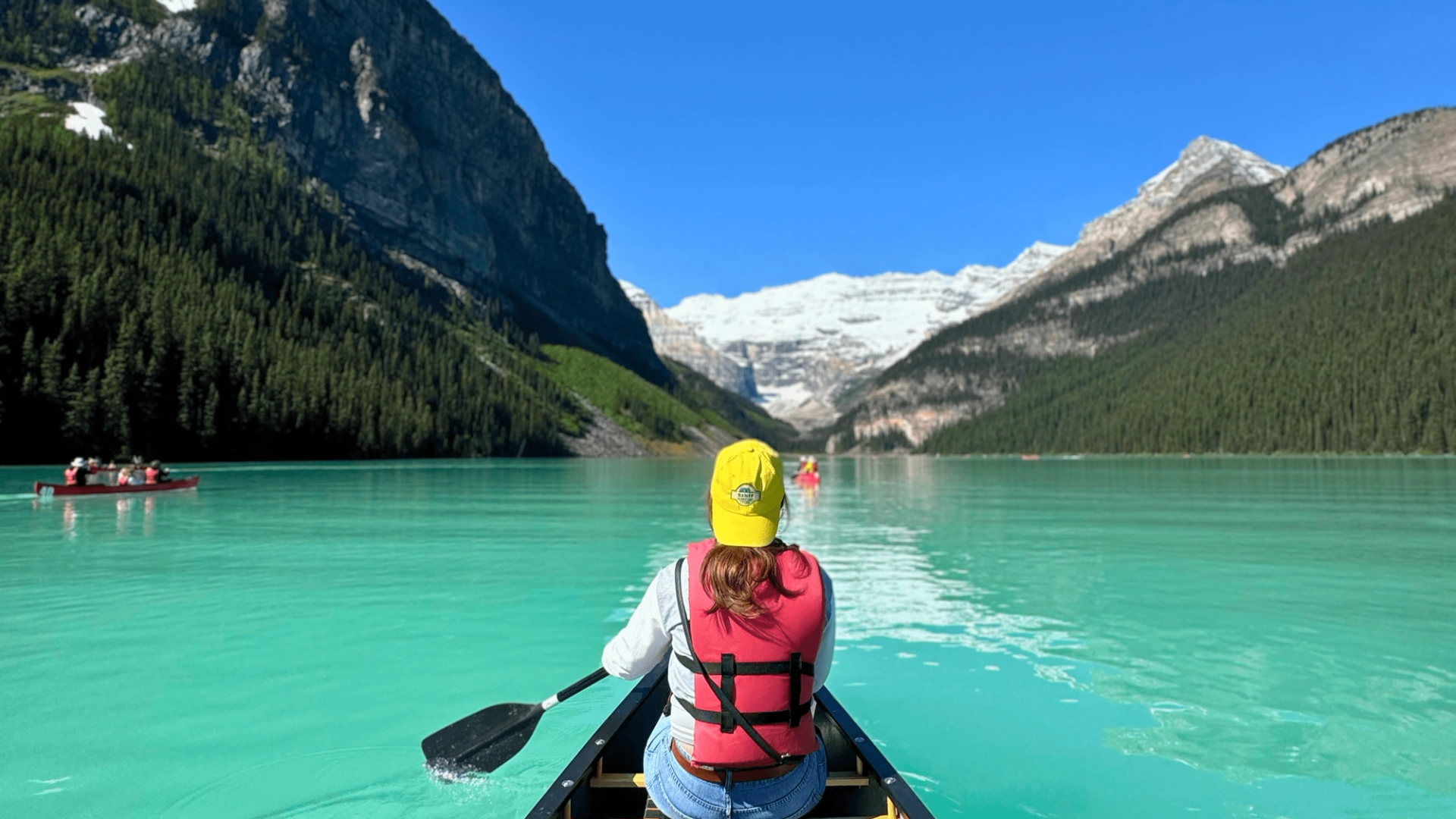 See the gorgeous Moraine Lake with our tours. No waiting on lines, no hassle-bussle. The smoothest way to see Moraine Lake.