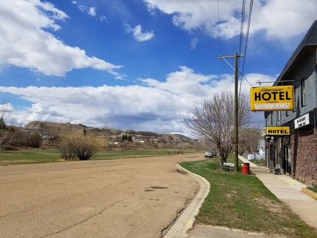 Dinosaur Hotel & Newcastle Bar | Canada's Alberta thumbnail