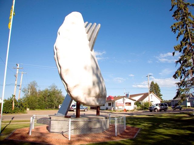 The World's Largest Perogy statue.