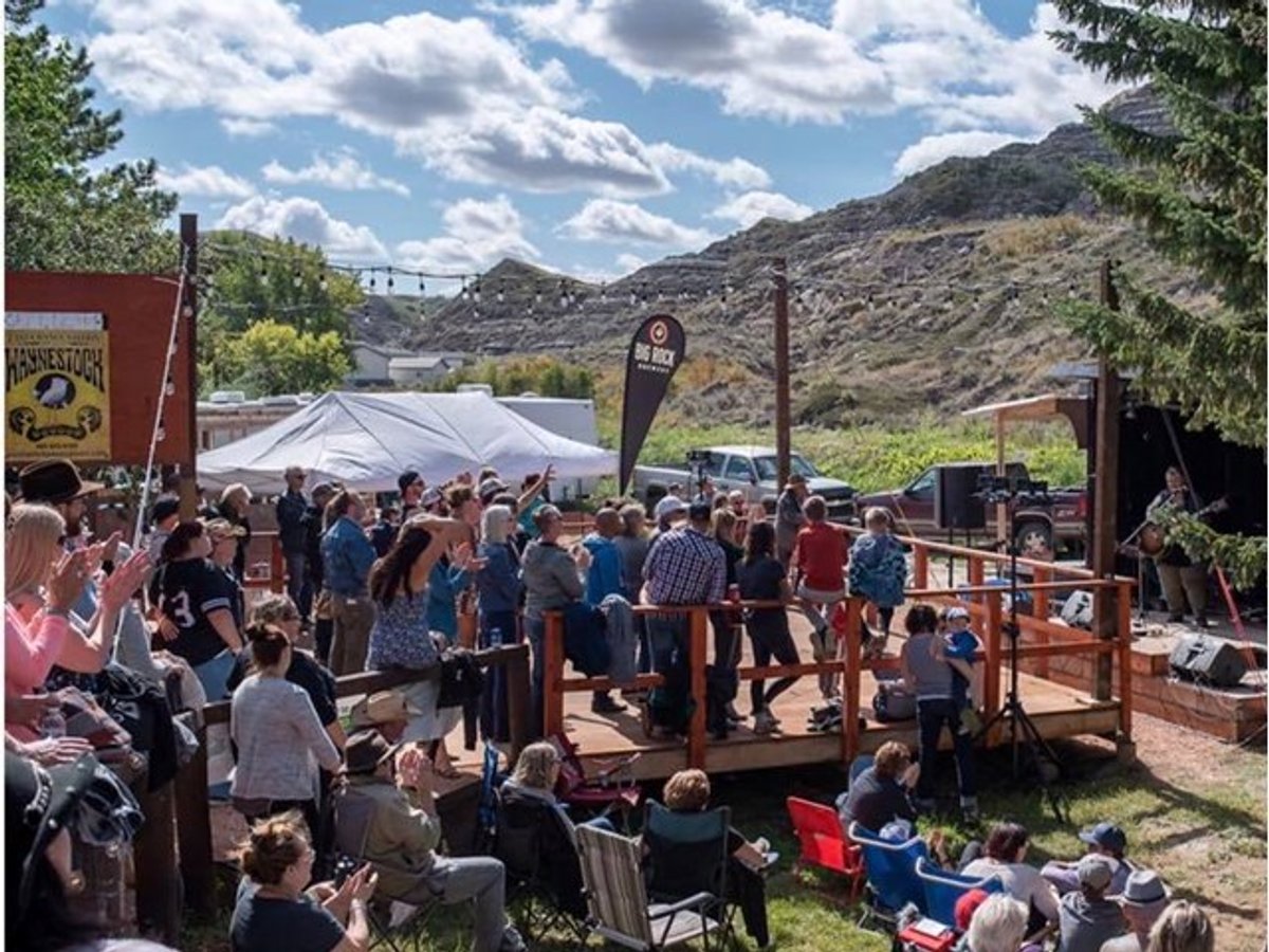 Crowd gathered at Waynestock beside the Last Chance Saloon stage in Wayne