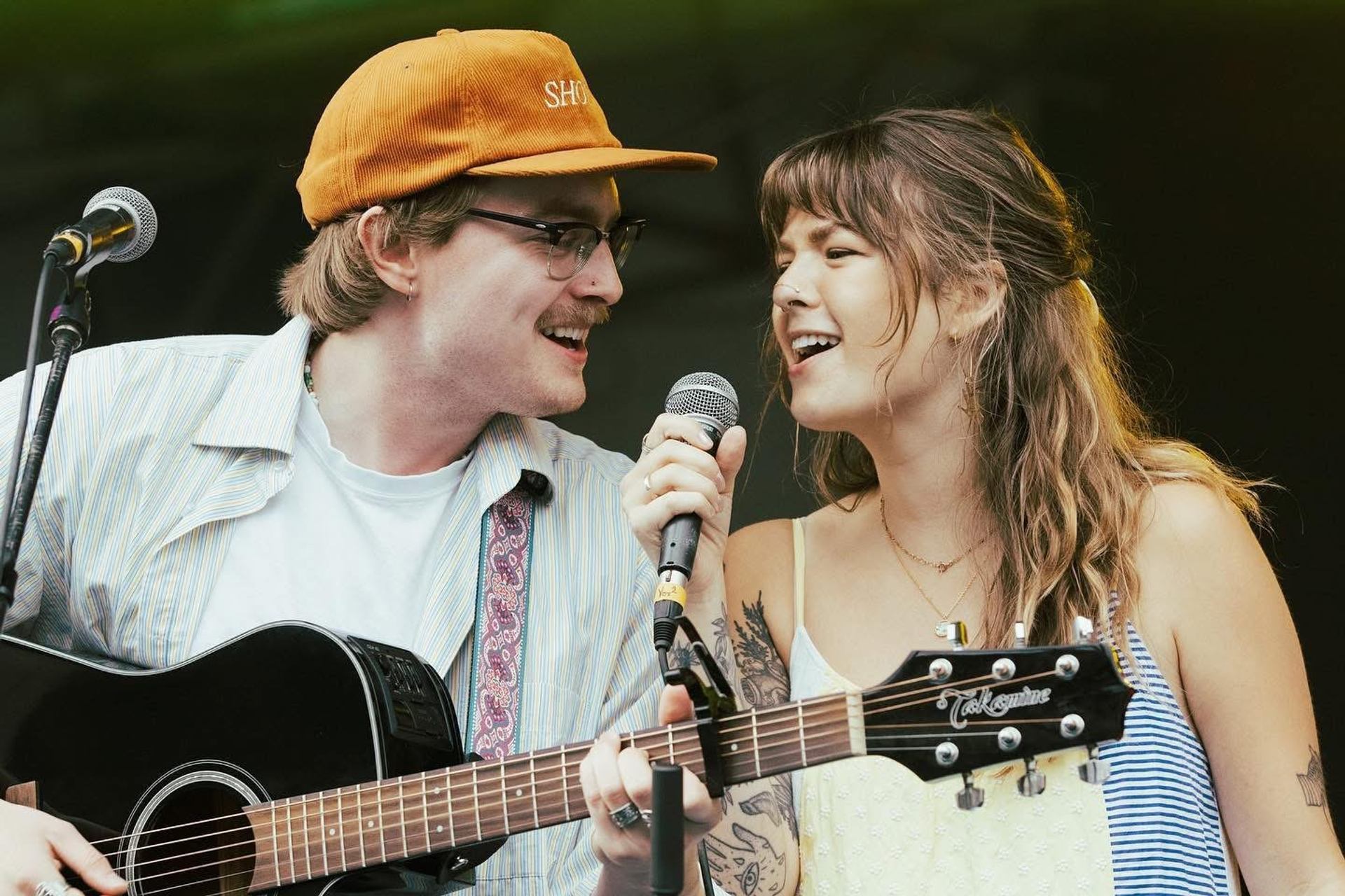 Jed & The Valentine singing