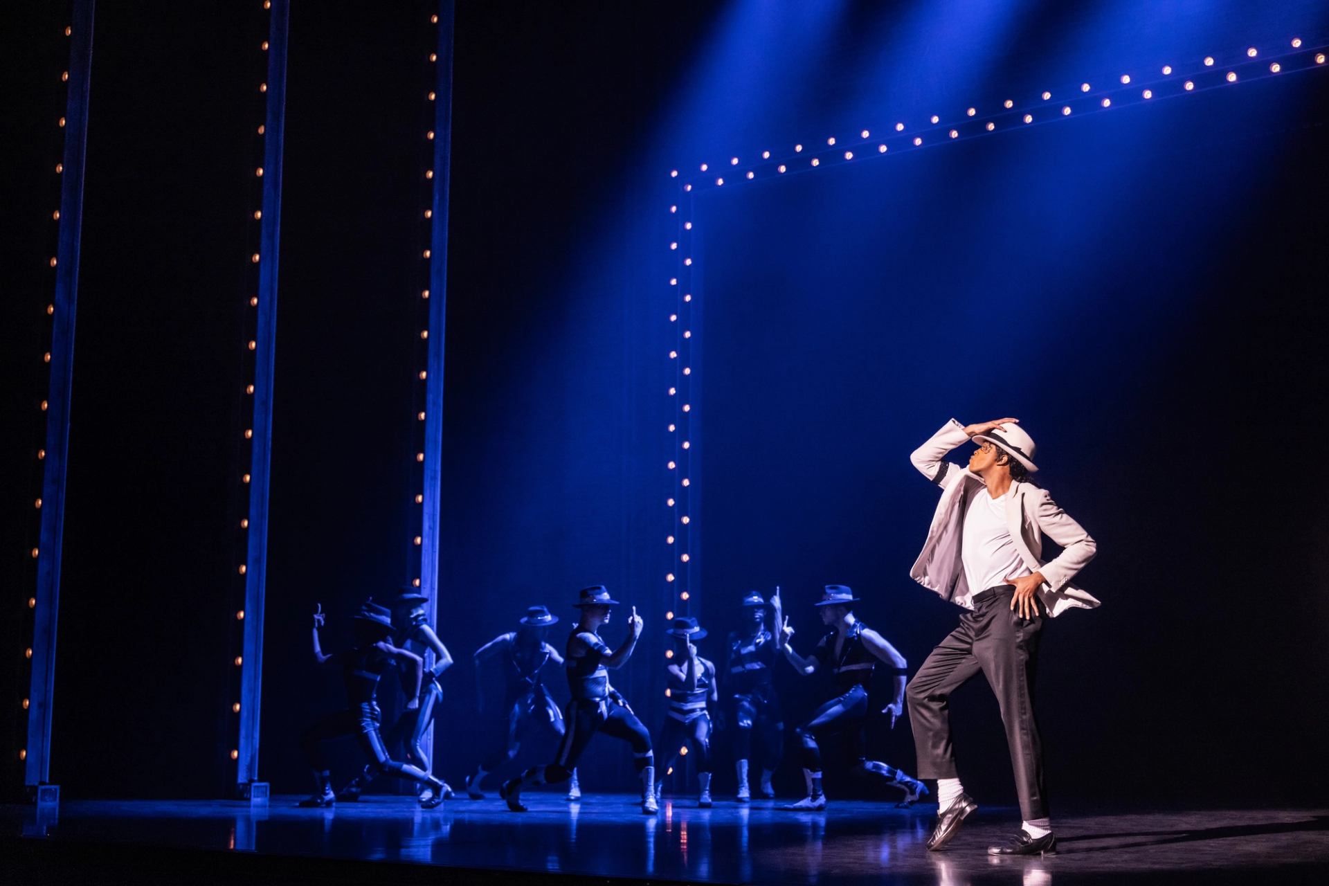 The Michael Jackson performer with backup dancers