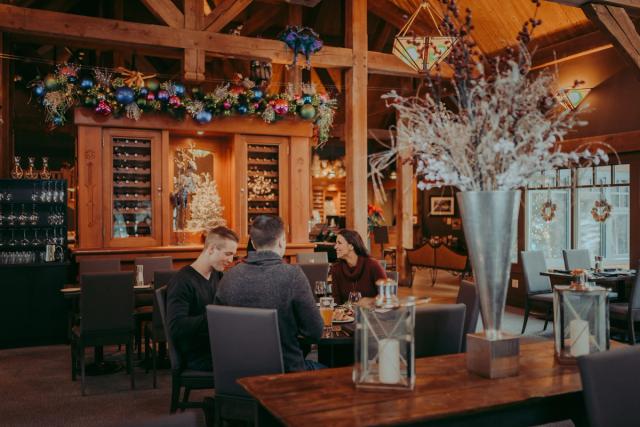 A group of visitors is dining at Buffalo Mountain Lodge