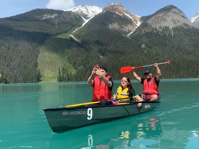 Spanish Tours, Calgary - Banff National Park | Canada's Alberta thumbnail