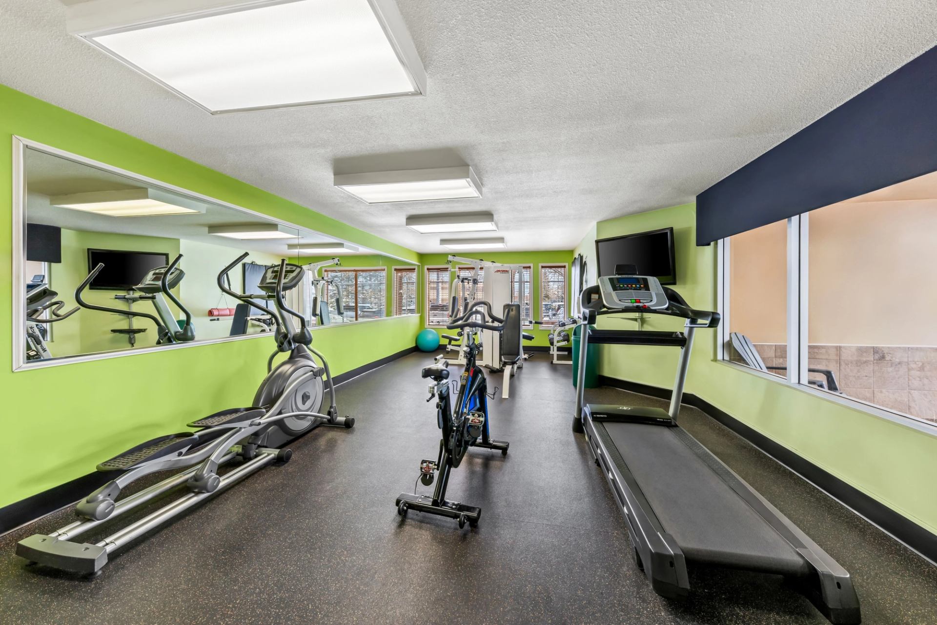 Exercise room in the Wingate by Wyndham Calgary.