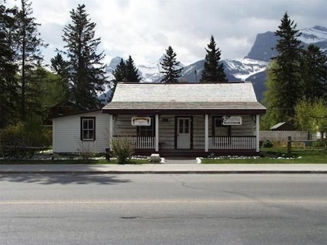 Canmore NWMP Barracks | Canada's Alberta thumbnail