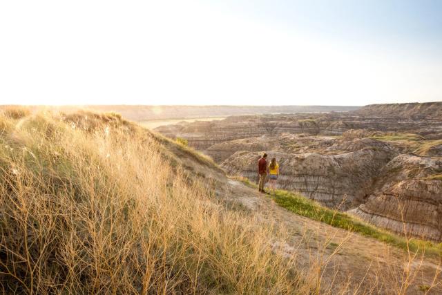 Couple hiking at Horsethief Canyon.