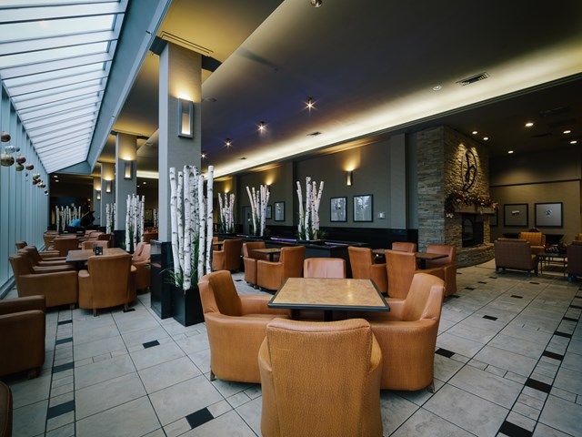 Lobby Lounge at Hotel Blackfoot | Canada's Alberta thumbnail