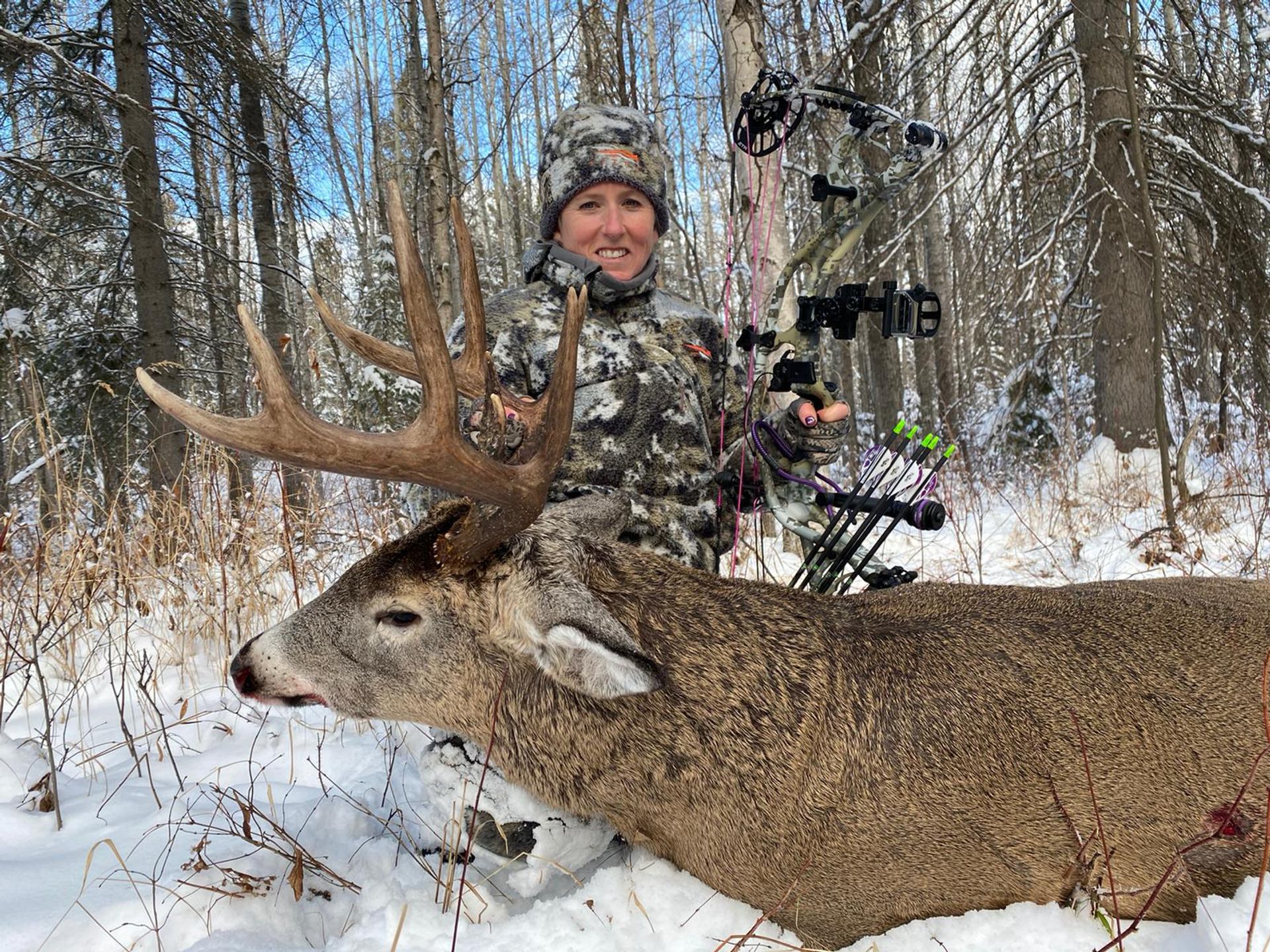 World Class Trophy Whitetail Deer Hunts in Alberta, Canada thumbnail