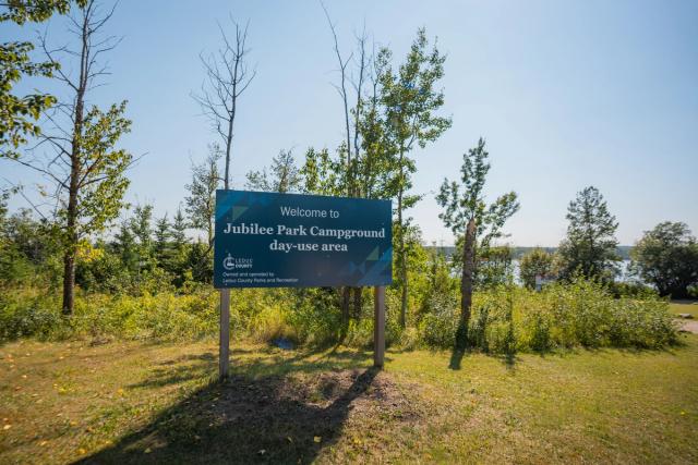 The sign at Wizard Lake Jubilee Park.